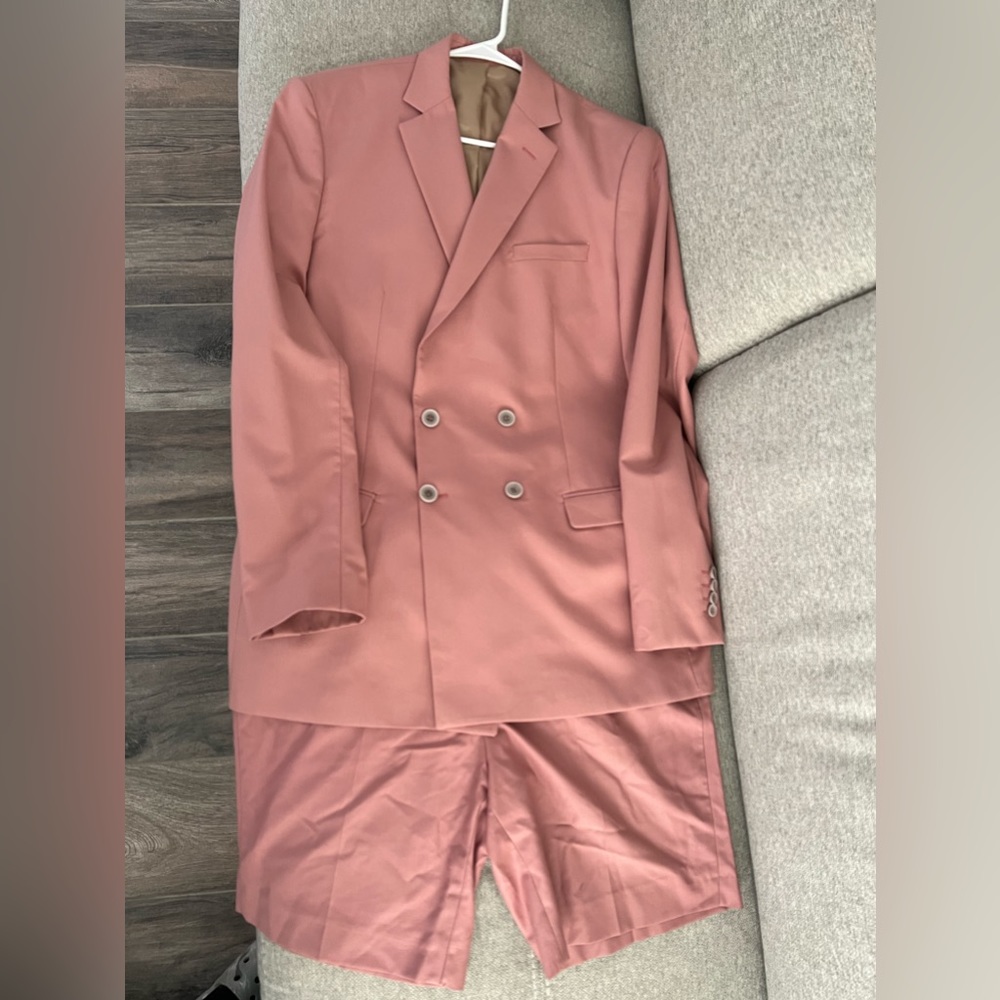 Man 2 piece suit blazer with shorts